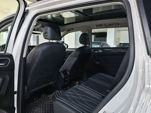 Volkswagen Tiguan L 2022
