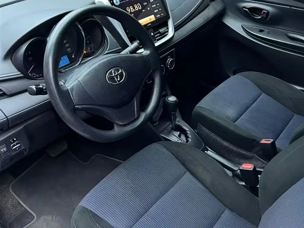 Toyota Yaris L 2019