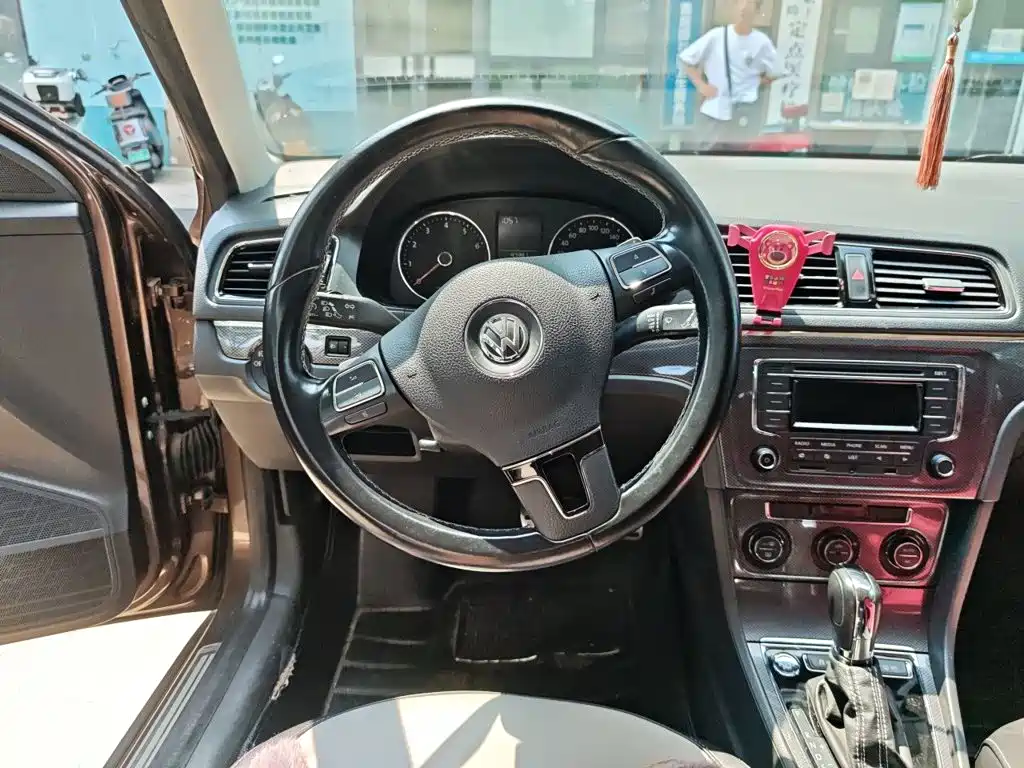 Volkswagen Cross Lavida 2014