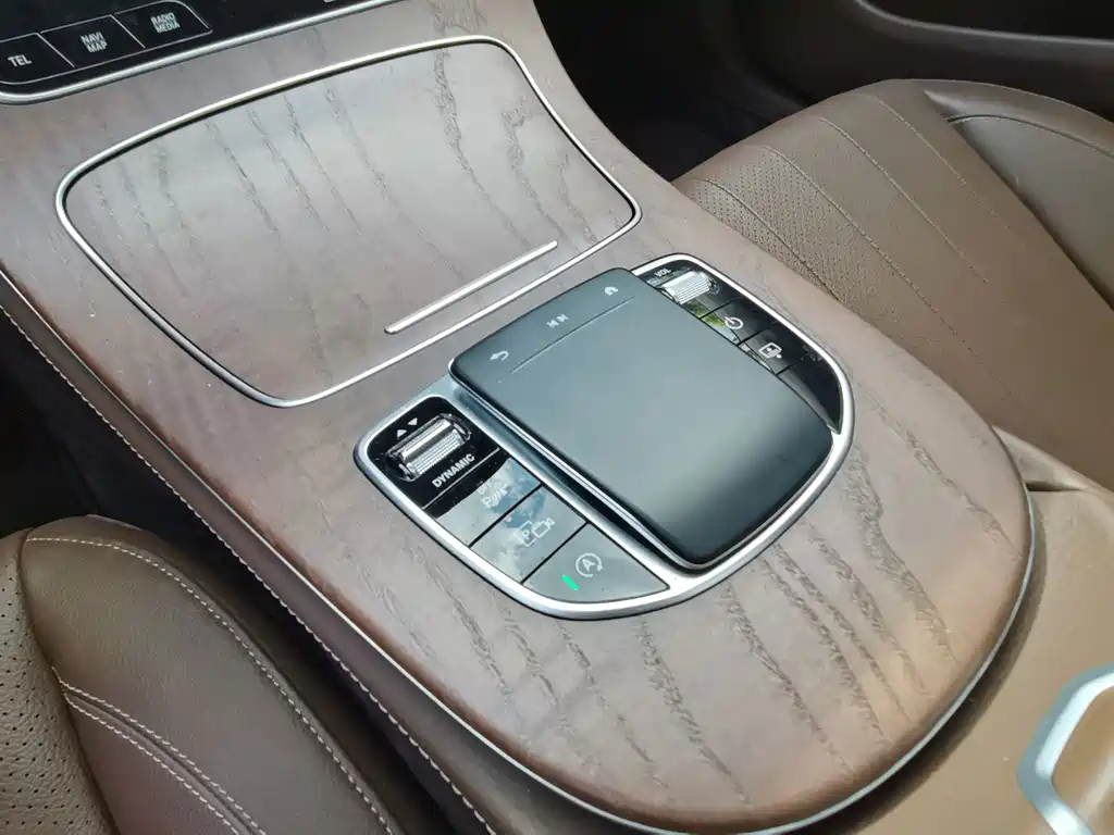 Mercedes-Benz E-Class 2023 — фото 20