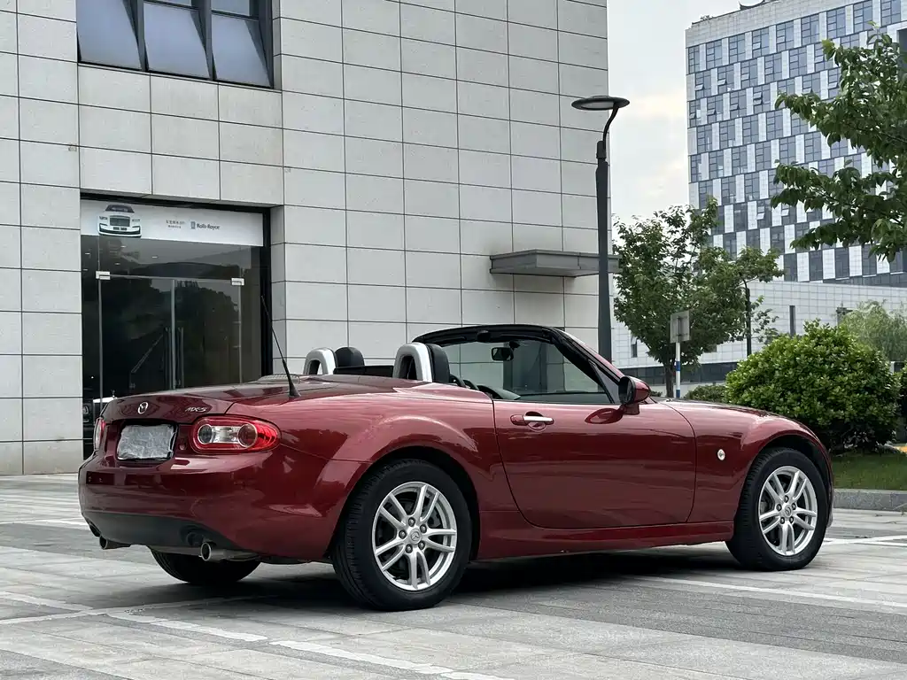 Mazda MX-5 2011 — фото 6