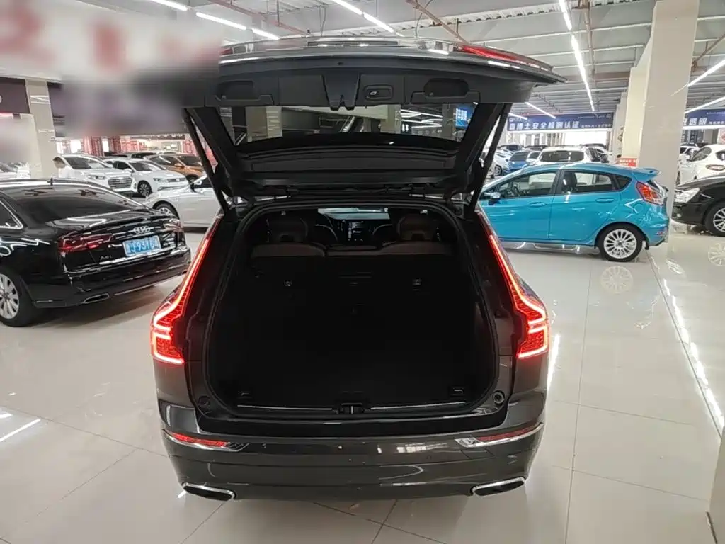 Volvo XC60 2021 — фото 19