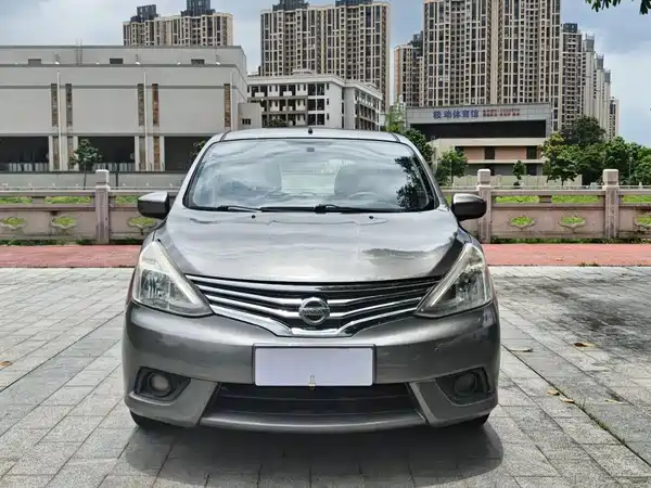 Nissan Livina 2014