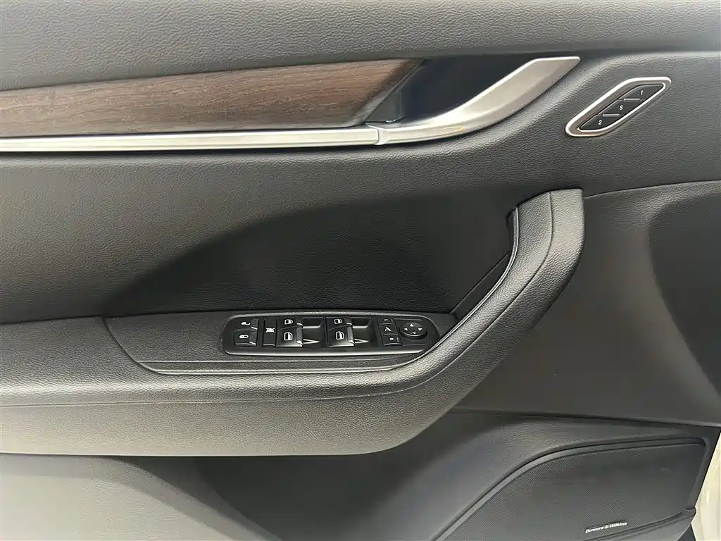 Maserati Levante 2018 — фото 6
