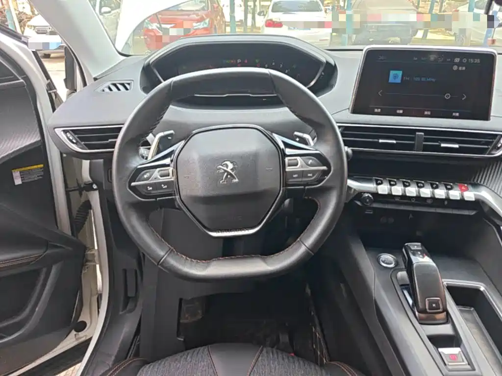 Peugeot 5008 2018 — фото 11