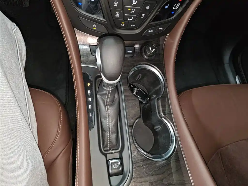 Buick Envision Plus 2016 — фото 14