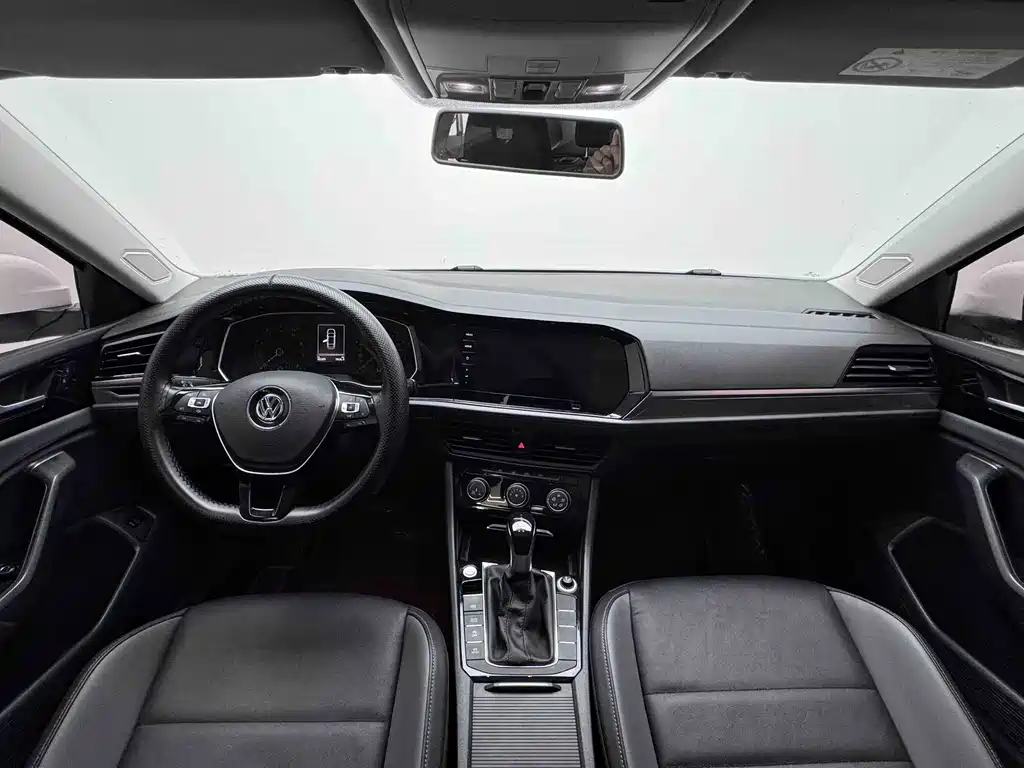 Volkswagen Sagitar 2020