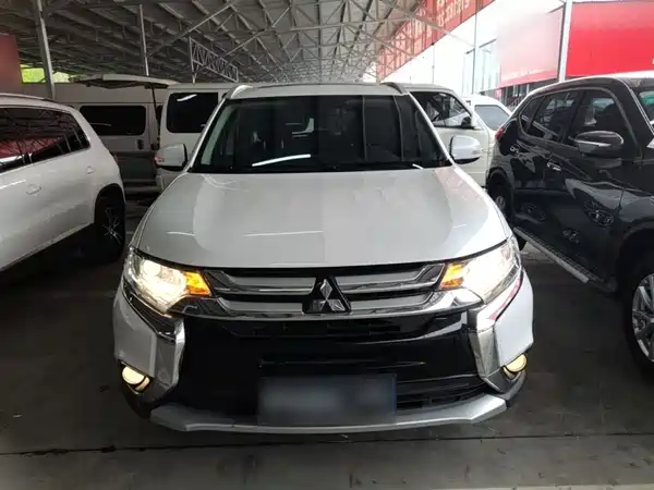 Mitsubishi Outlander 2018