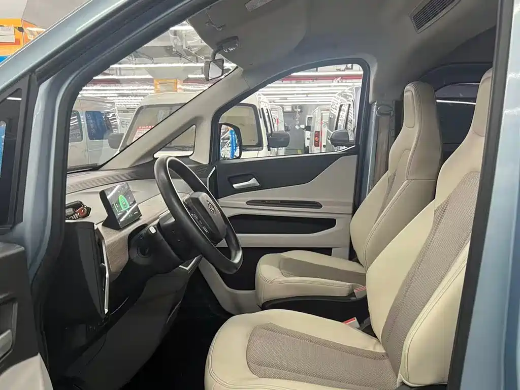 Changan 跨越星光 EV 2025款 350km 豪华版 9座 50.23kWh 2025 — фото 11