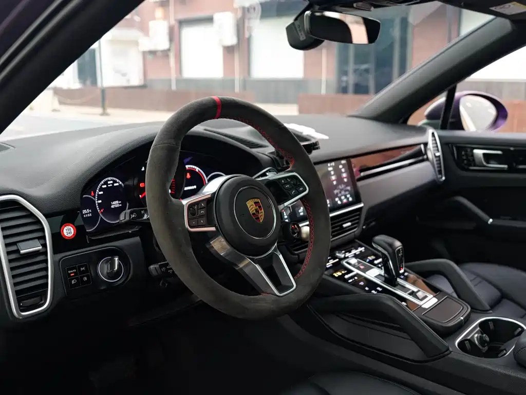 Porsche Cayenne 2020 — фото 10