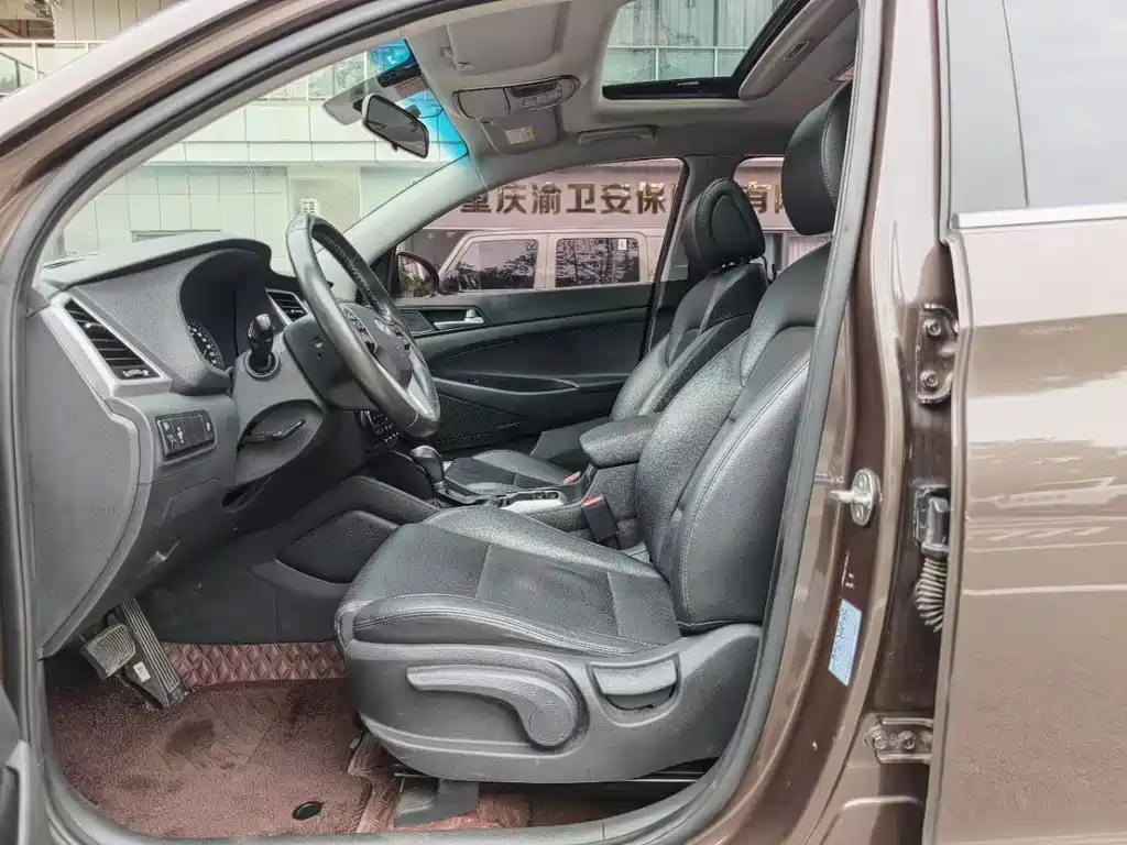 Hyundai Tucson 2015 — фото 10