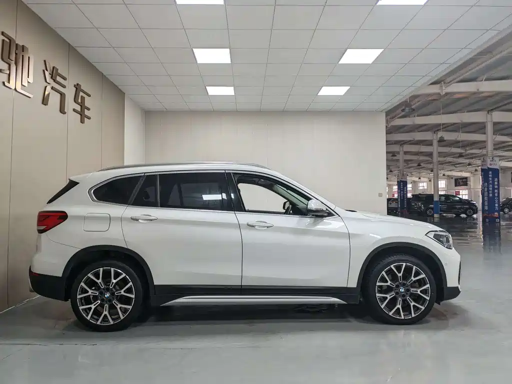 BMW X1 2019 — фото 8