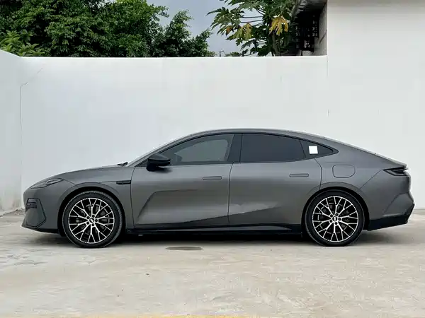 Geely Galaxy E8 2024