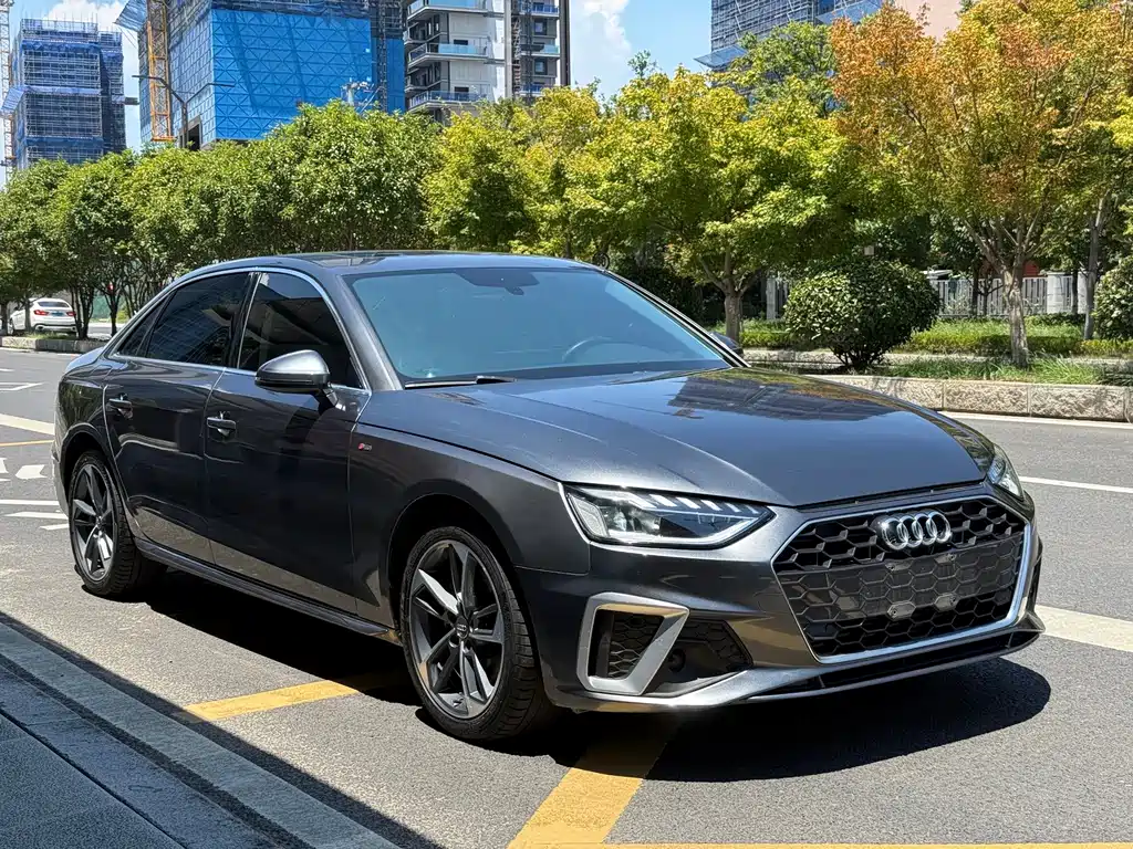 Audi A4L 2021