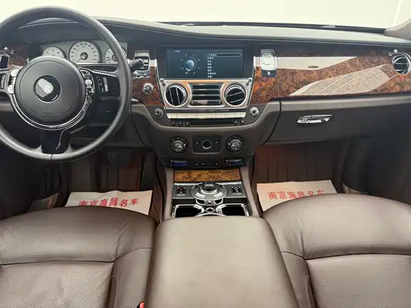 Rolls-Royce Ghost 2011