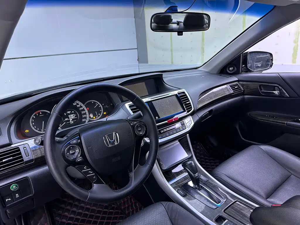 Honda Accord 2014 — фото 10