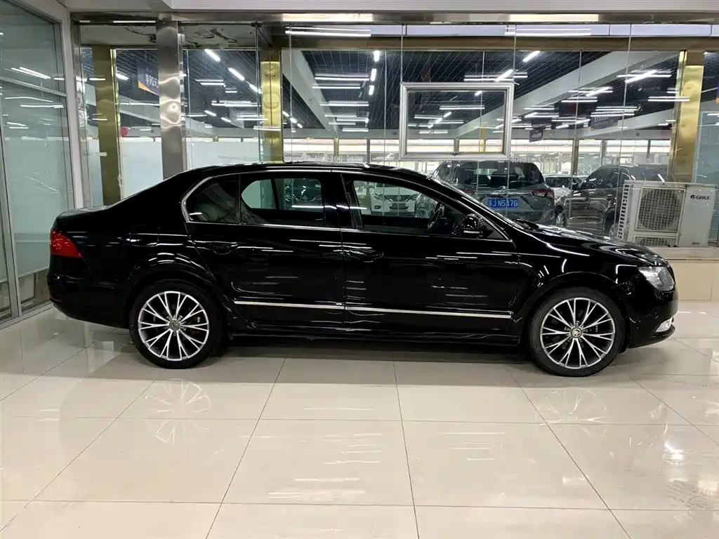 Skoda Superb 2015 — фото 4