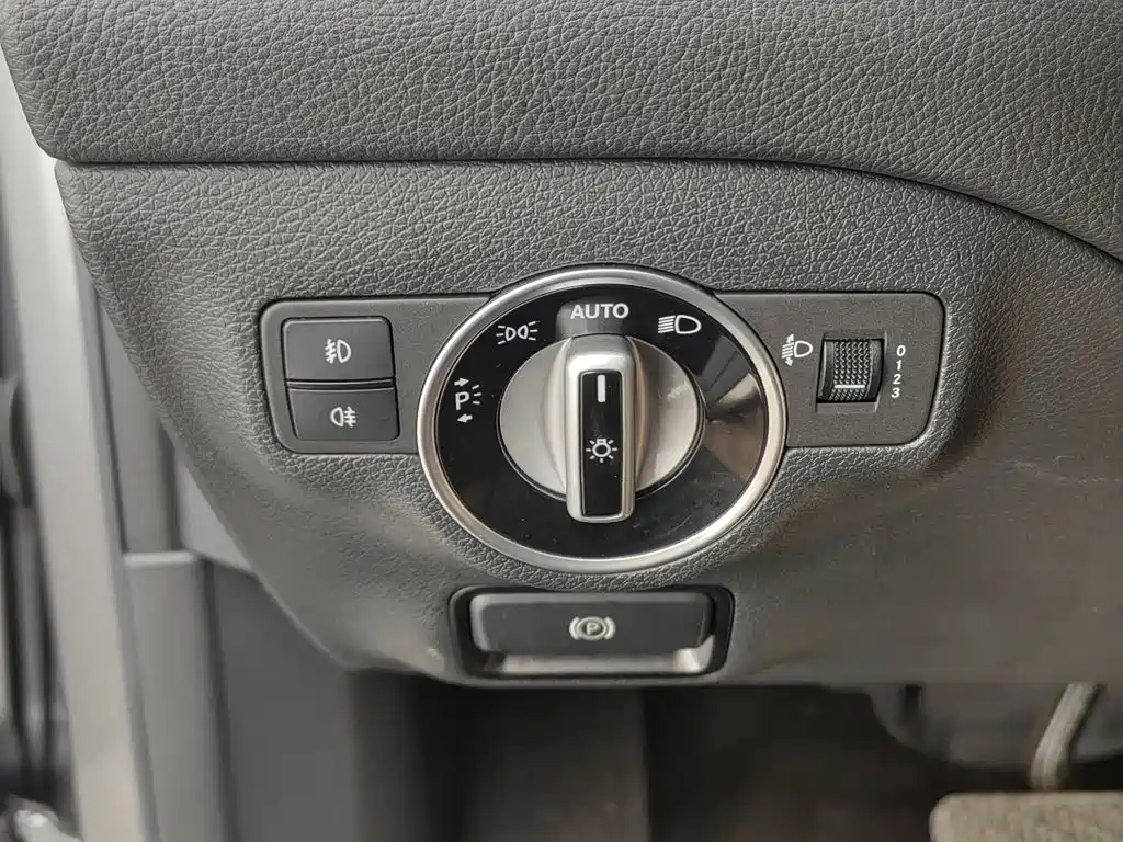 Mercedes-Benz GLA 2017 — фото 21