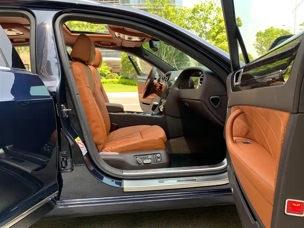 Bentley Flying Spur 2013 — фото 10