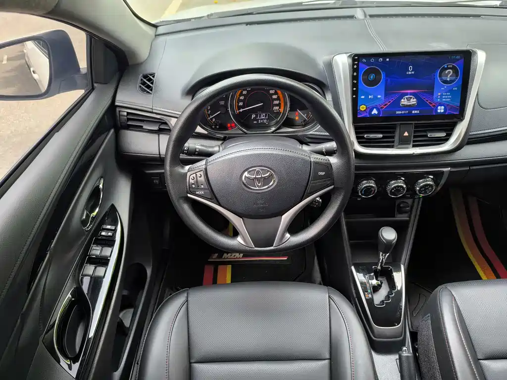 Toyota Yaris L 2023 — фото 15