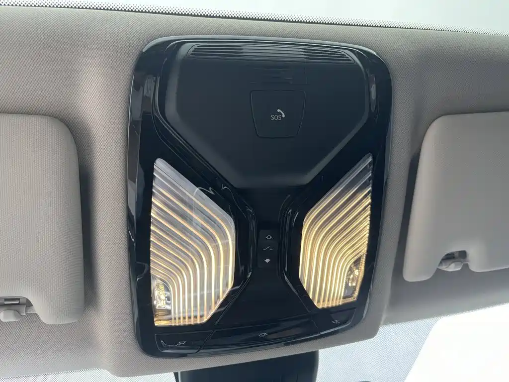 BMW 3 Series 2019 — фото 15