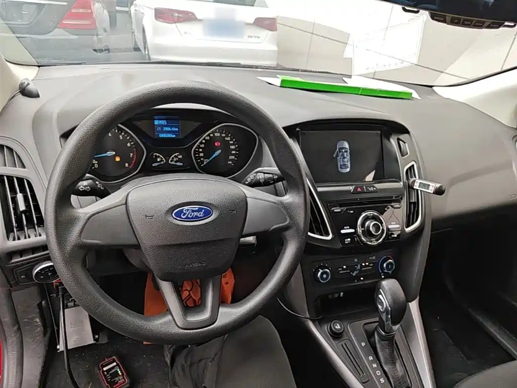 Ford Focus 2016 — фото 10