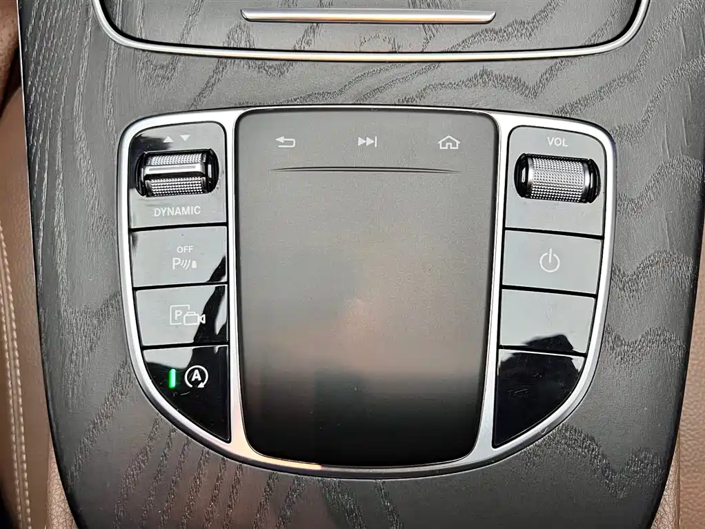Mercedes-Benz E-Class 2019 — фото 12