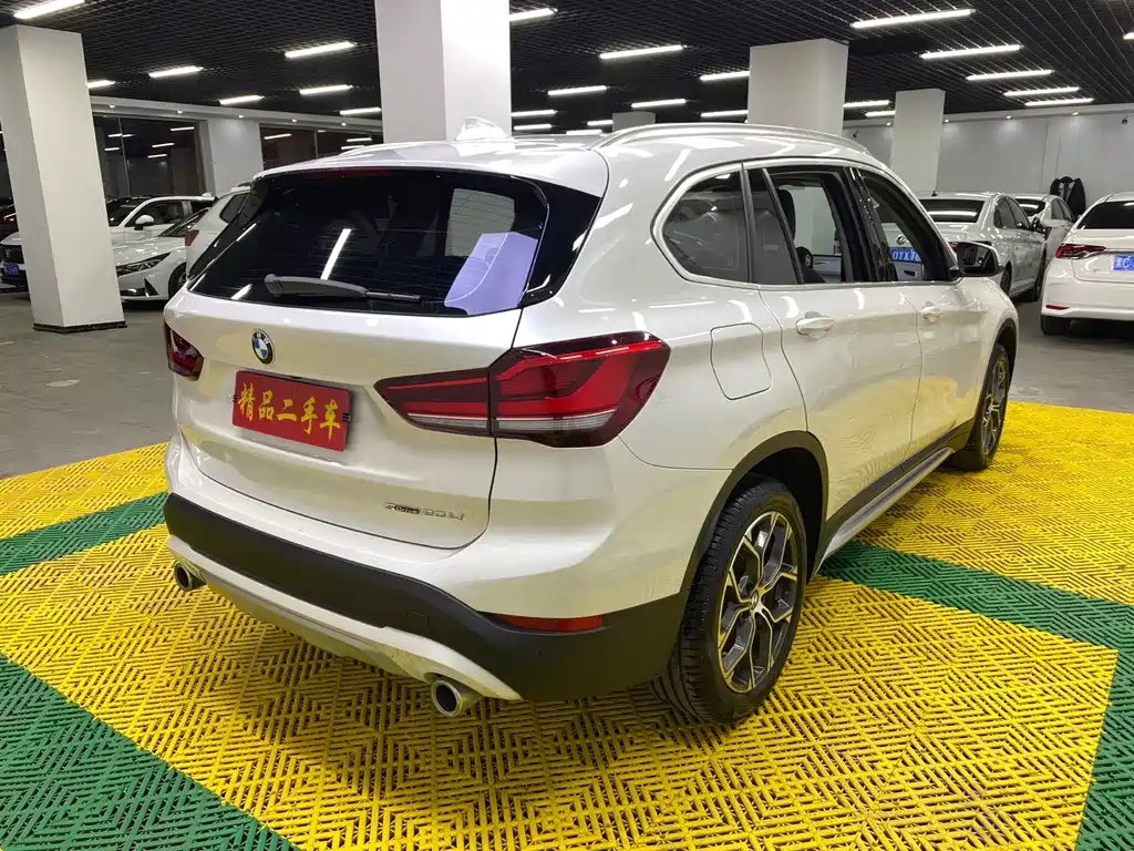 BMW X1 2022 — фото 3
