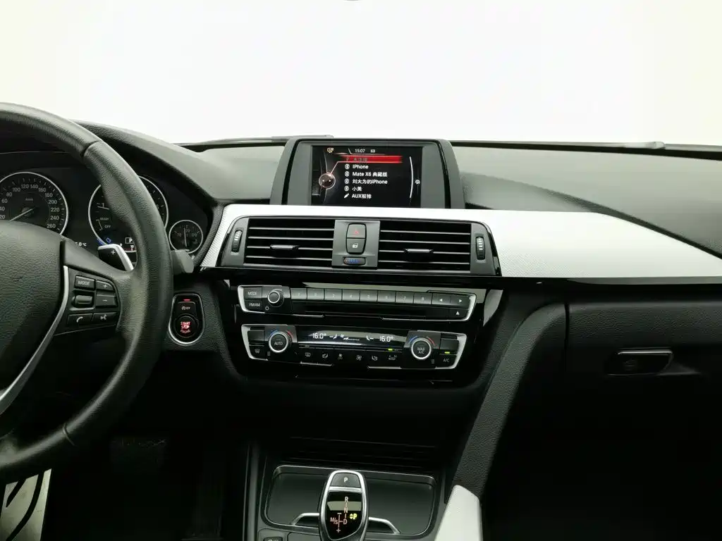 BMW 3 Series 2017 — фото 12