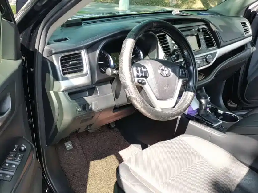 Toyota Highlander 2015 — фото 4
