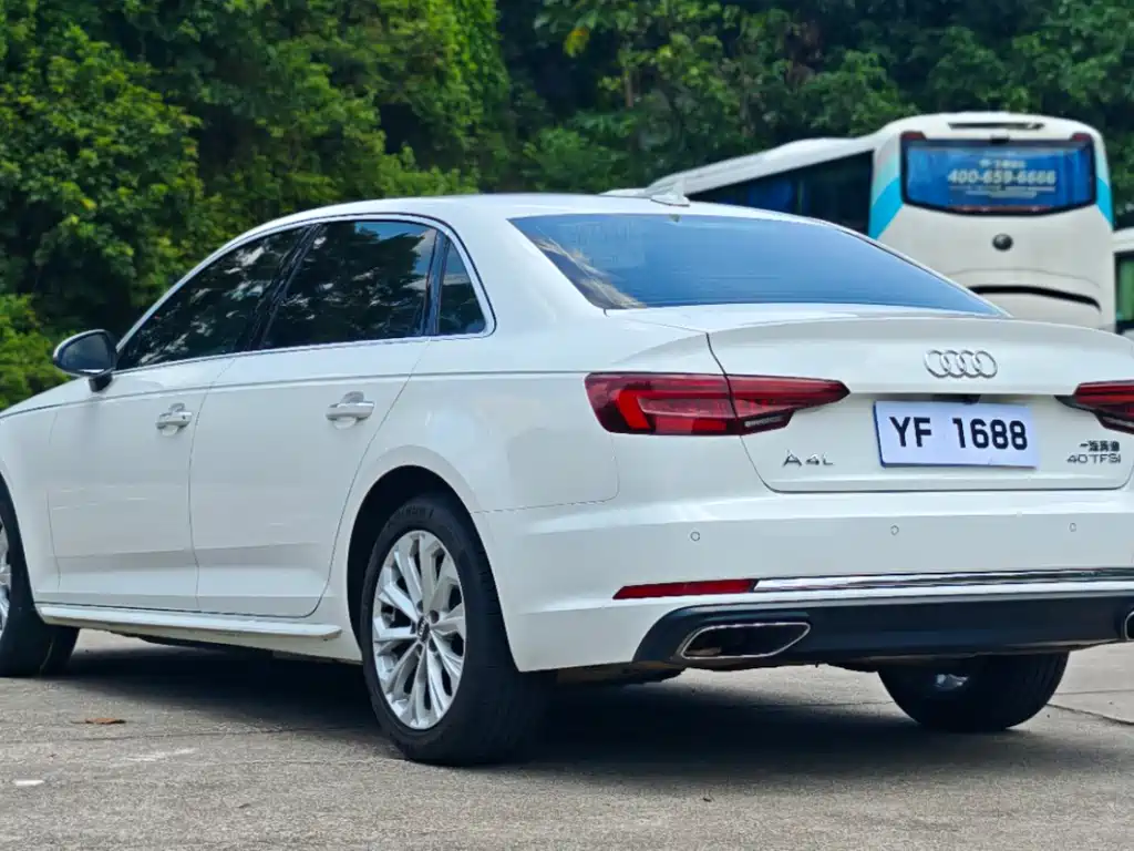 Audi A4L 2019