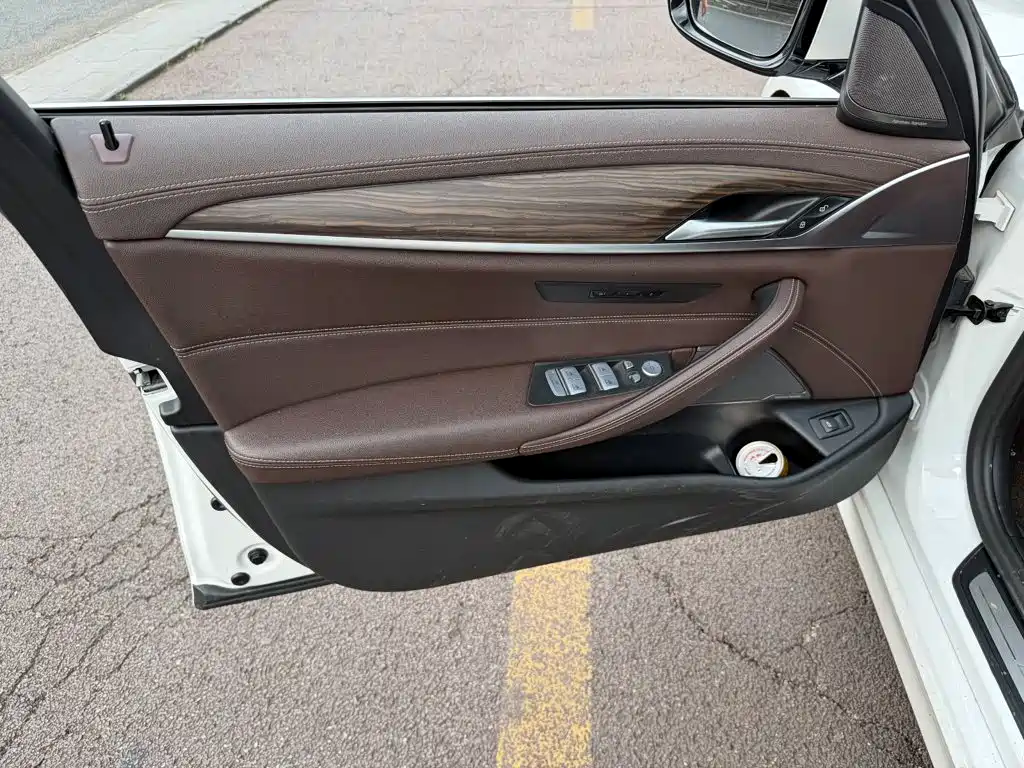 BMW 5 Series 2023