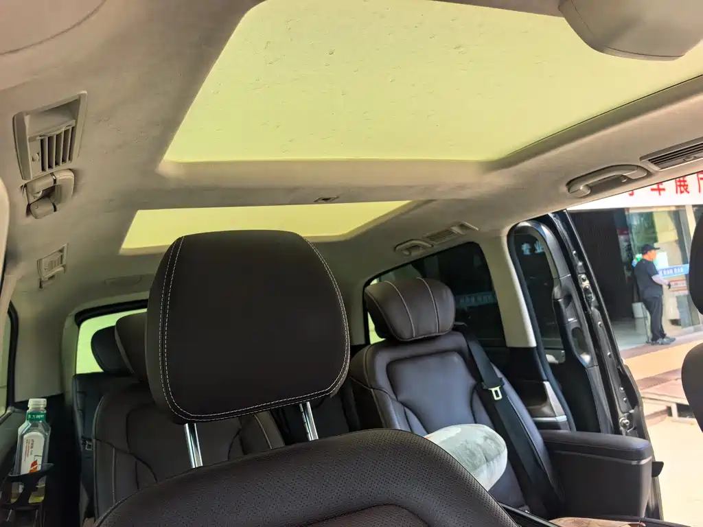 Mercedes-Benz V-Class 2023
