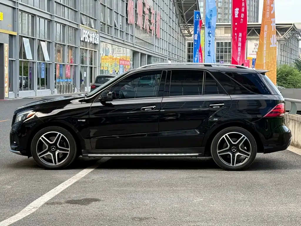 Mercedes-Benz GLE AMG 2018 — фото 6