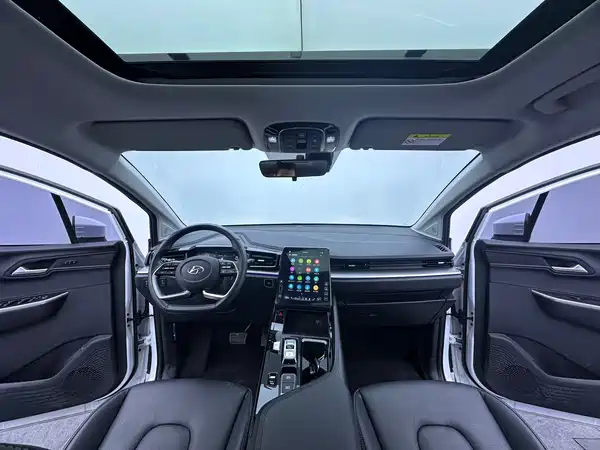 Hyundai Custin 2025