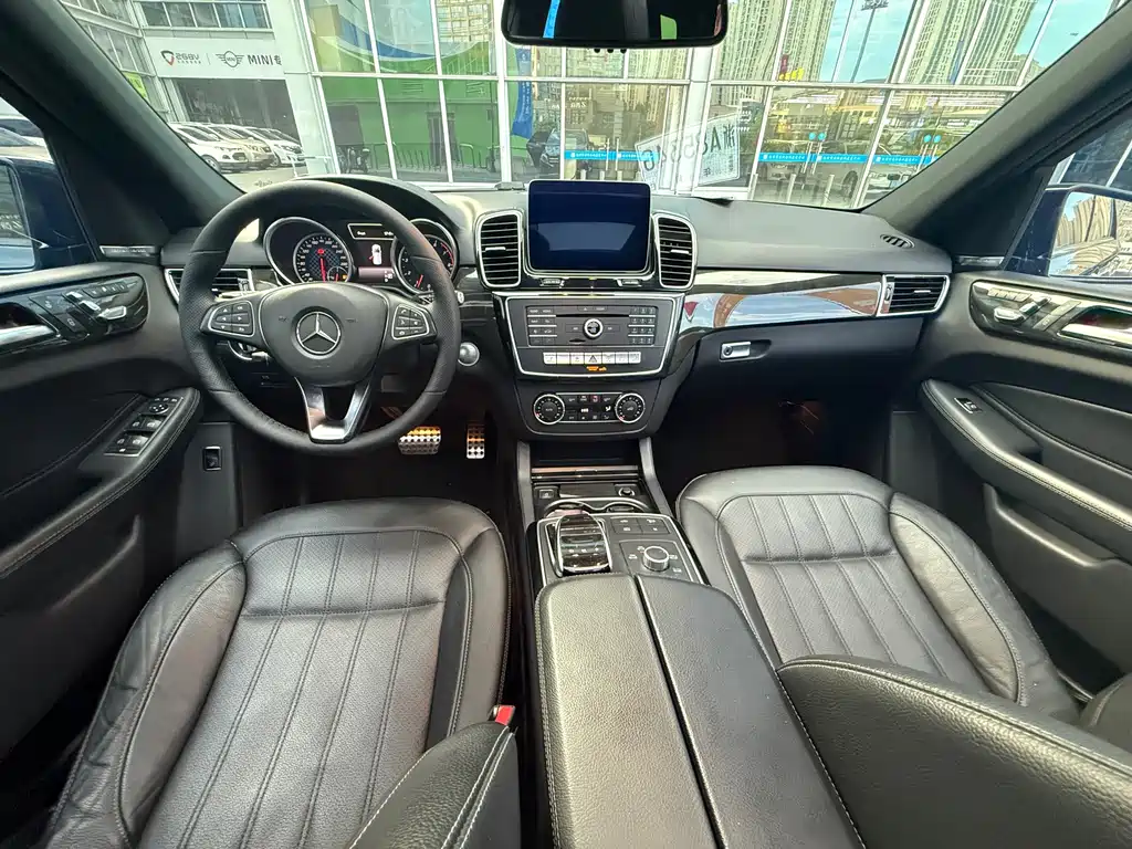Mercedes-Benz GLE AMG 2018 — фото 13