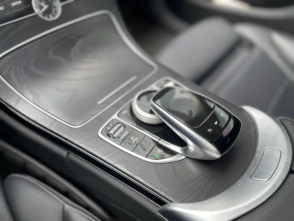 Mercedes-Benz C-Class 2017 — фото 17