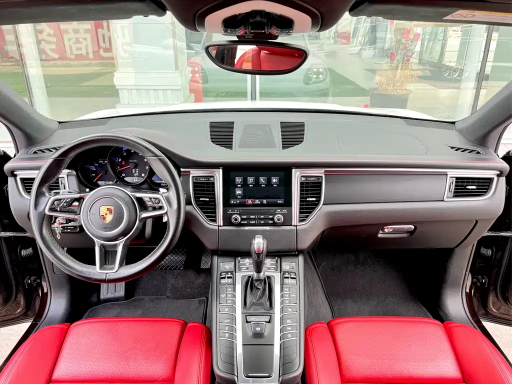 Porsche Macan 2018 — фото 12