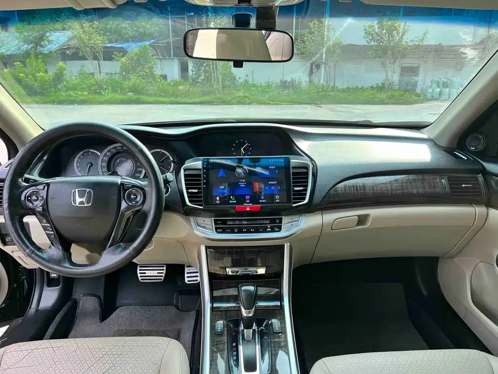 Honda Accord 2015 — фото 6