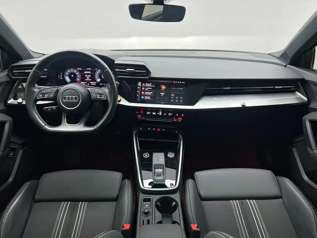 Audi A3 2022 — фото 17