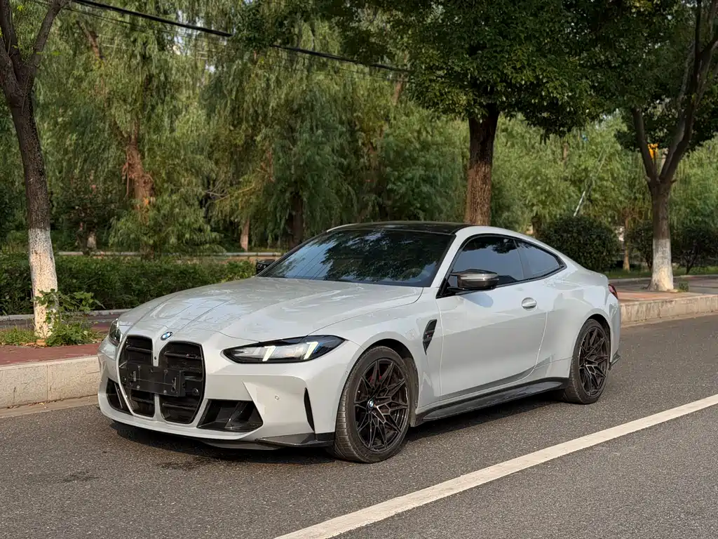 BMW M4 2025