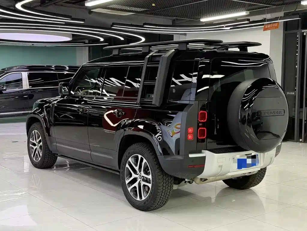 Land Rover Defender 2026
