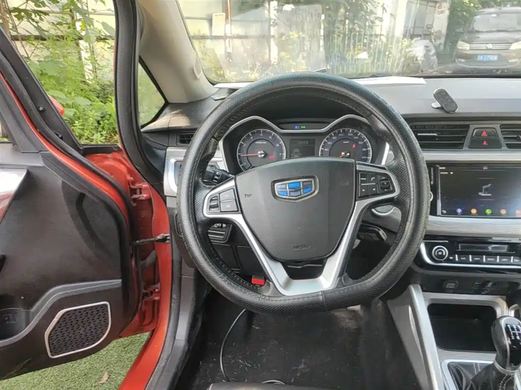 Geely Vision X3 2018 — фото 11