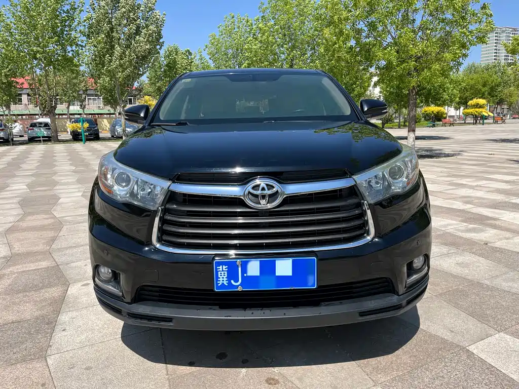 Toyota Highlander 2017 — фото 1
