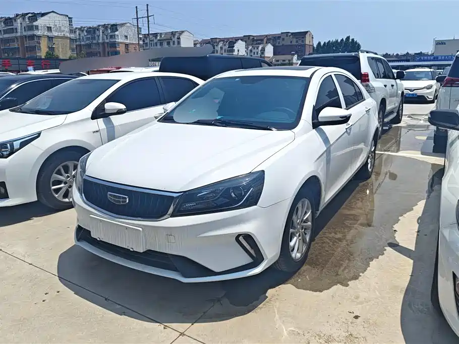 Geely Emgrand 2022