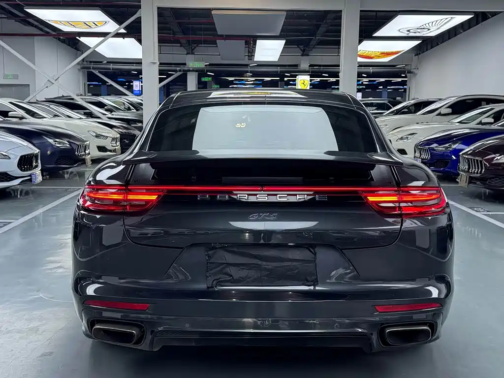 Porsche Panamera 2018 — фото 29
