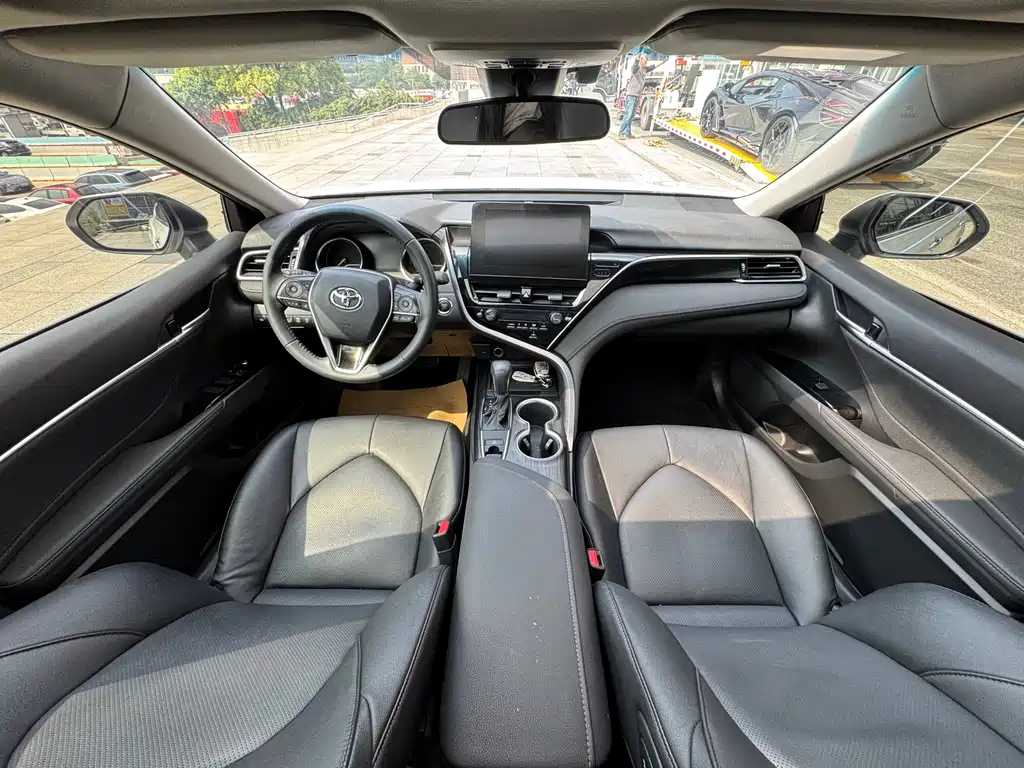 Toyota Camry 2022 — фото 20