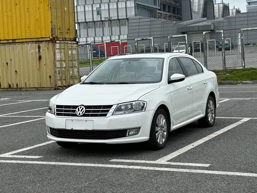 Volkswagen Lavida 2015