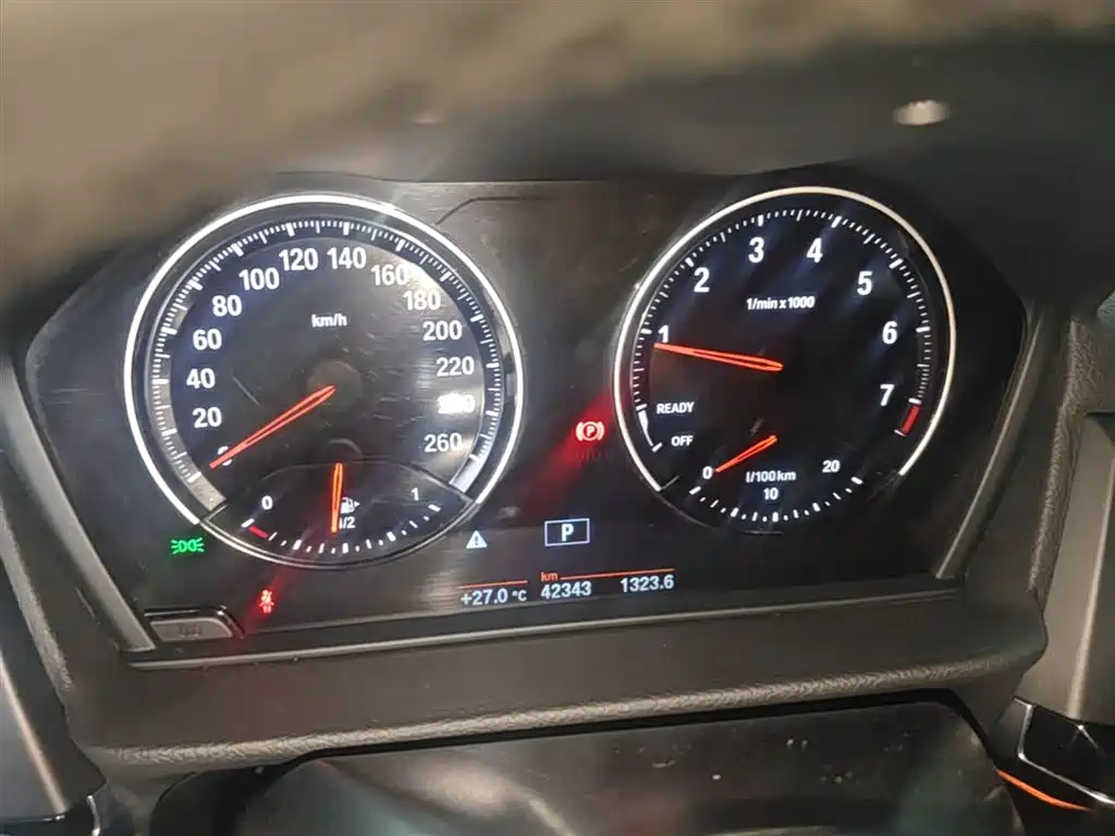 BMW 1 Series 2018 — фото 12