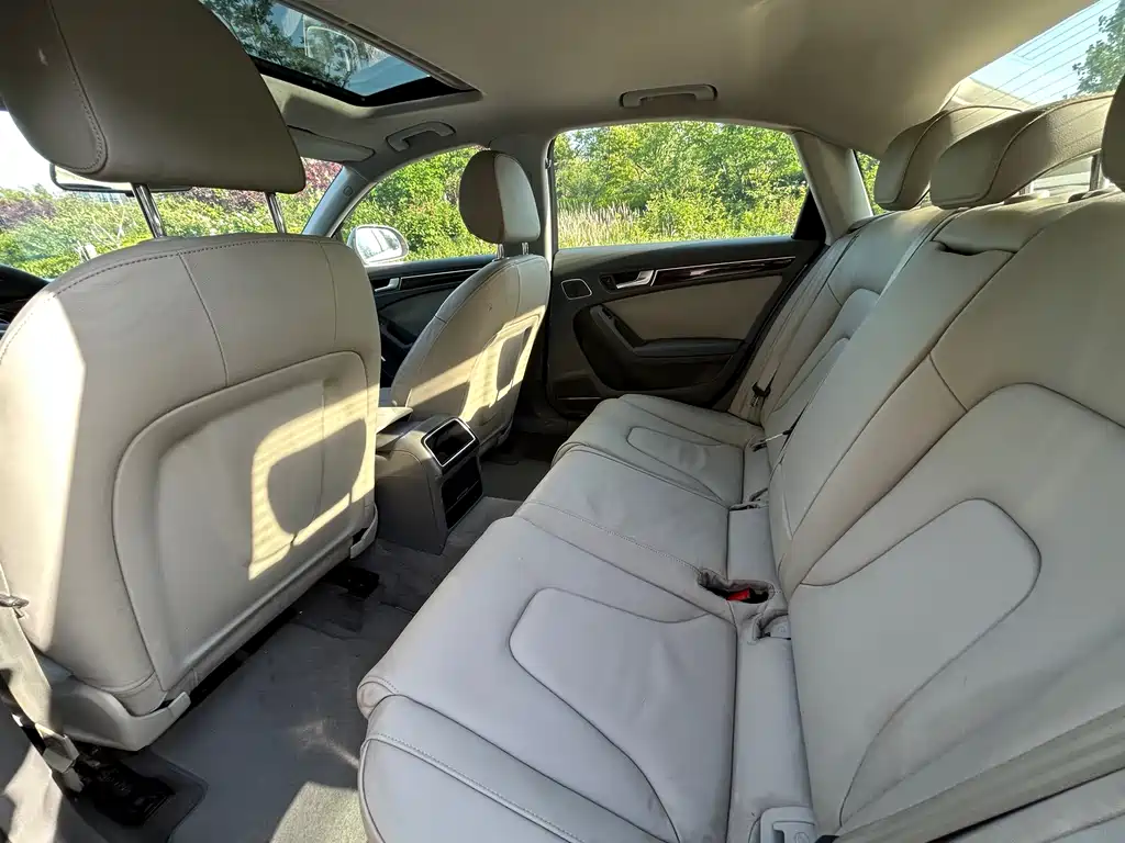 Audi A4L 2011